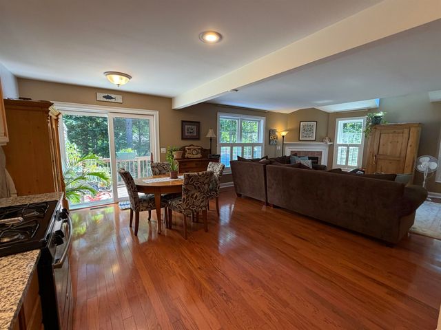 13 Lilac Lane, Newmarket, NH 03857