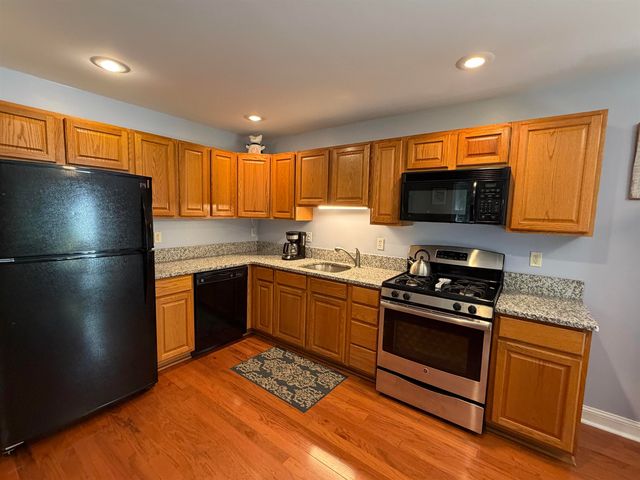 13 Lilac Lane, Newmarket, NH 03857