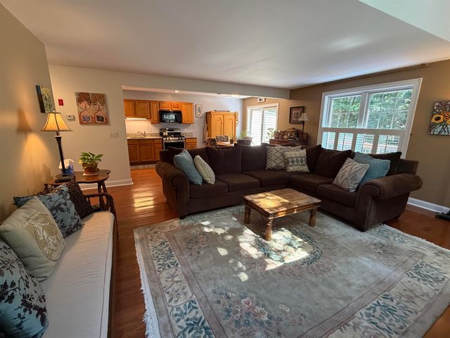 13 Lilac Lane, Newmarket, NH 03857