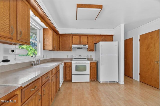 26 Northwood Drive, Malta, NY 12020