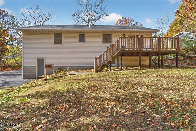 26 Northwood Drive, Malta, NY 12020