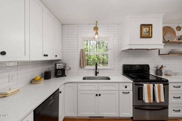 600 Tinkerbell Road, Chapel Hill, NC 27517