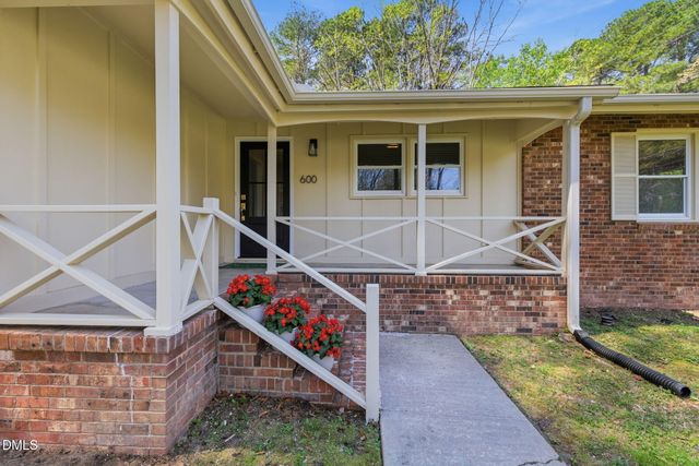 600 Tinkerbell Road, Chapel Hill, NC 27517