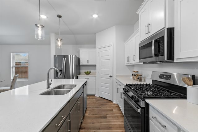 544 Hickory Ridge Drive, Van Alstyne, TX 75495