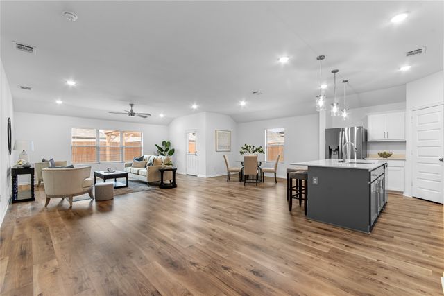 544 Hickory Ridge Drive, Van Alstyne, TX 75495