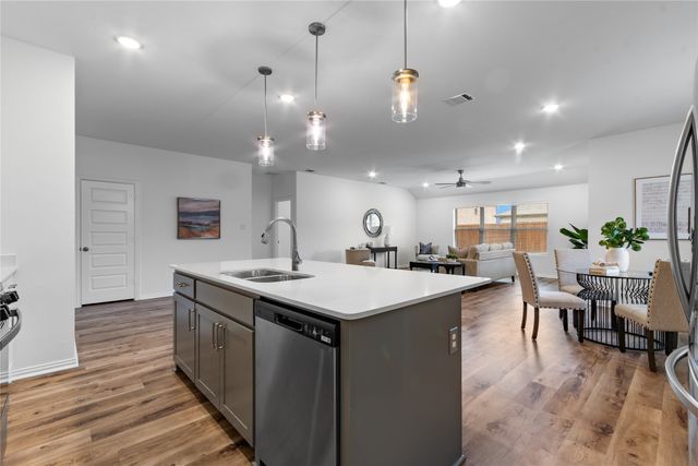 544 Hickory Ridge Drive, Van Alstyne, TX 75495