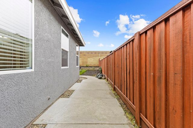 686 Davenport Way, Lincoln, CA 95648