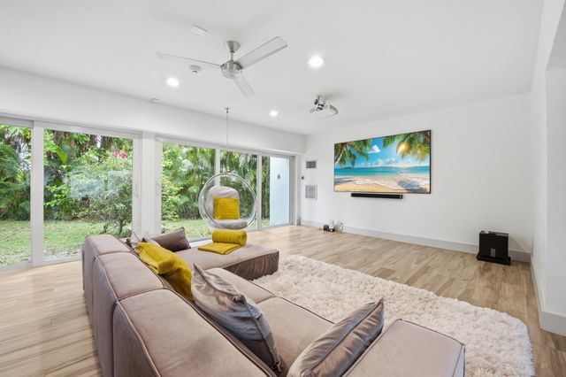 4400 Queen Palm Lane, Tamarac, FL 33319