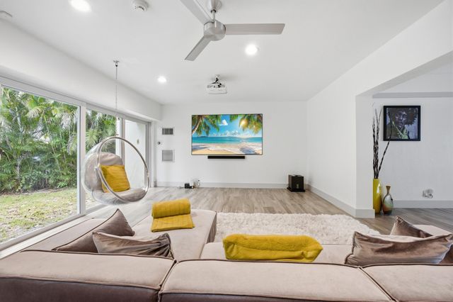 4400 Queen Palm Lane, Tamarac, FL 33319