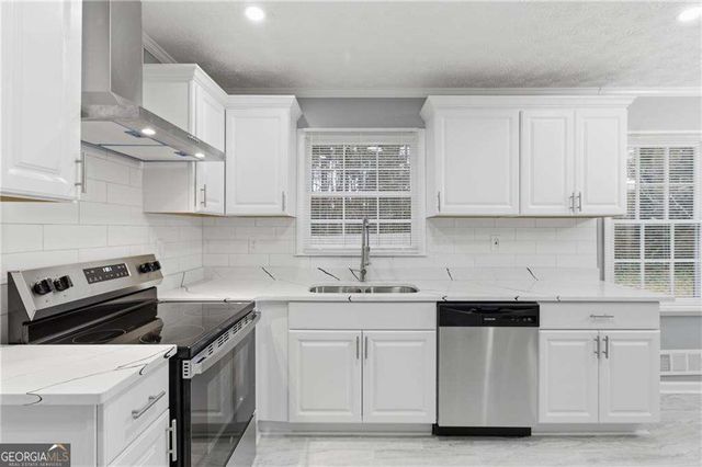 46 Stone Wood Lane, Lawrenceville, GA 30046