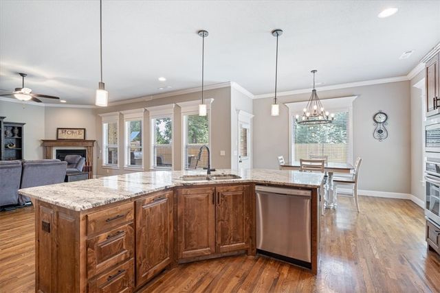6006 W Buckeye Drive, Rogers, AR 72758