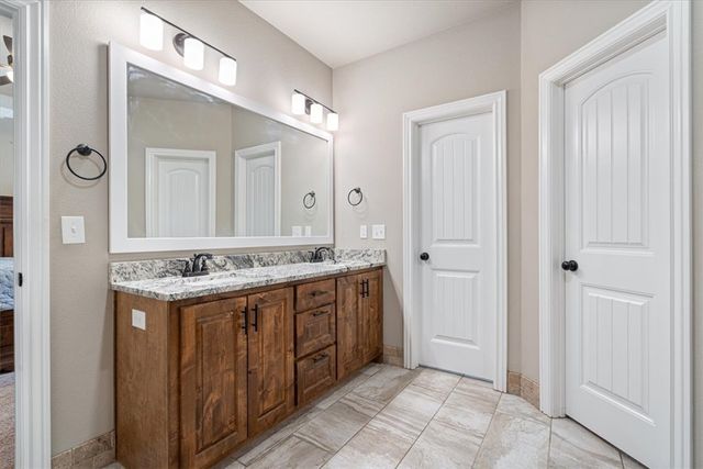 6006 W Buckeye Drive, Rogers, AR 72758