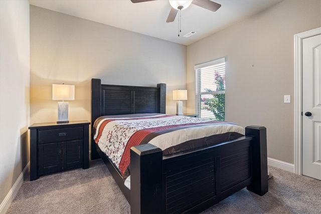 6006 W Buckeye Drive, Rogers, AR 72758