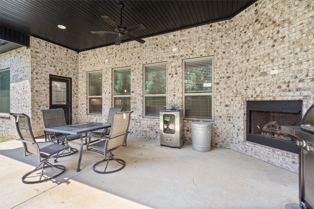 6006 W Buckeye Drive, Rogers, AR 72758