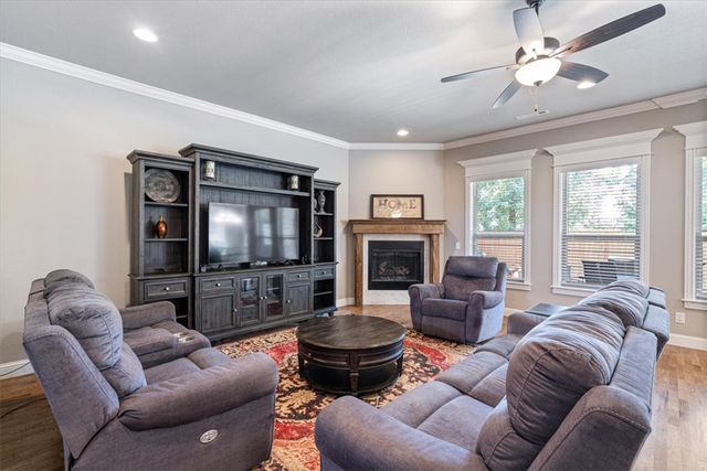 6006 W Buckeye Drive, Rogers, AR 72758