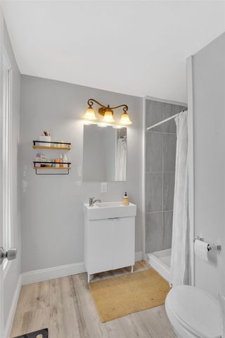 27 Danvers Ave, Ingram, PA 15205