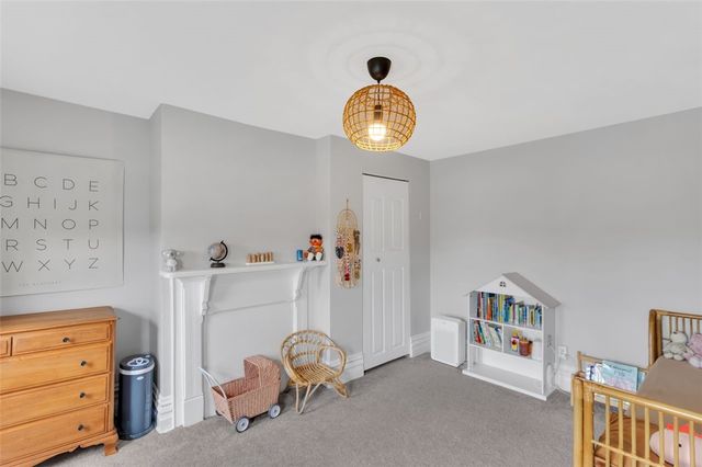 27 Danvers Ave, Ingram, PA 15205