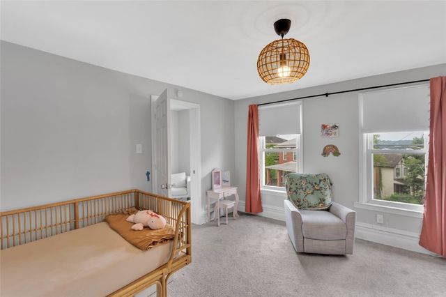 27 Danvers Ave, Ingram, PA 15205