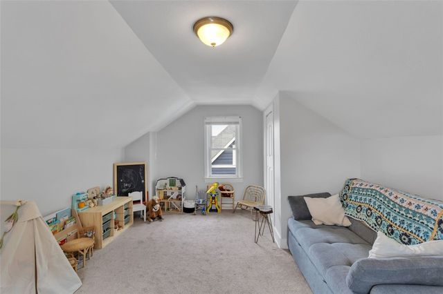 27 Danvers Ave, Ingram, PA 15205