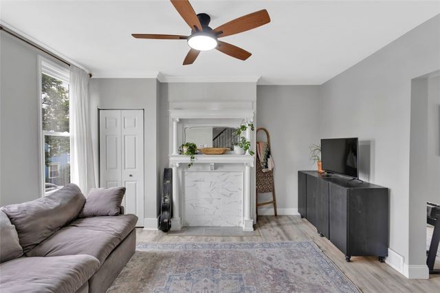 27 Danvers Ave, Ingram, PA 15205