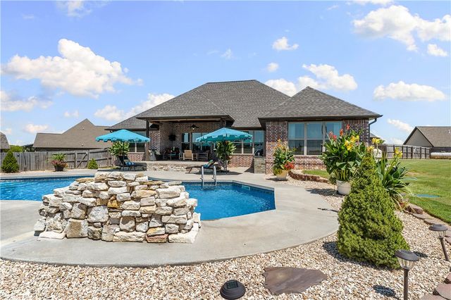 113 Doering Circle, Pea Ridge, AR 72751