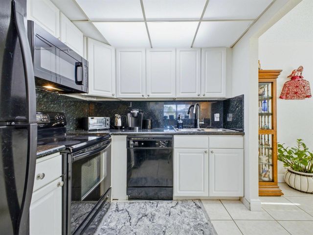 202 Brittany E, Delray Beach, FL 33446