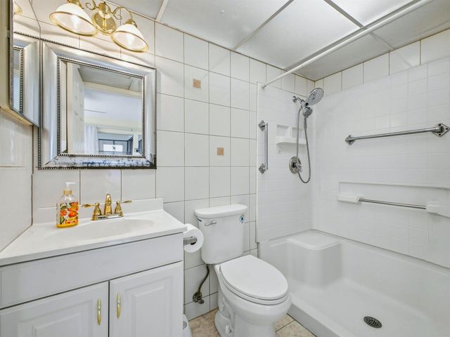 202 Brittany E, Delray Beach, FL 33446