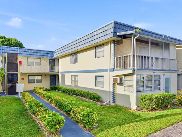 202 Brittany E, Delray Beach, FL 33446