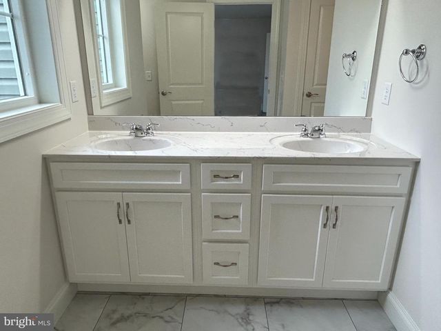 126 MAGNOLIA DR, Middletown, PA 17057