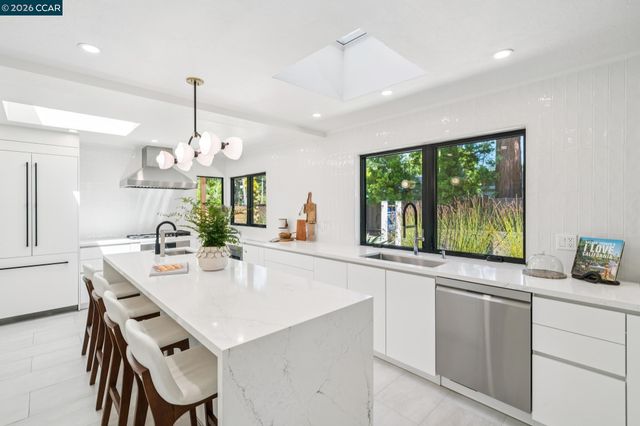3646 Happy Valley Rd, Lafayette, CA 94549