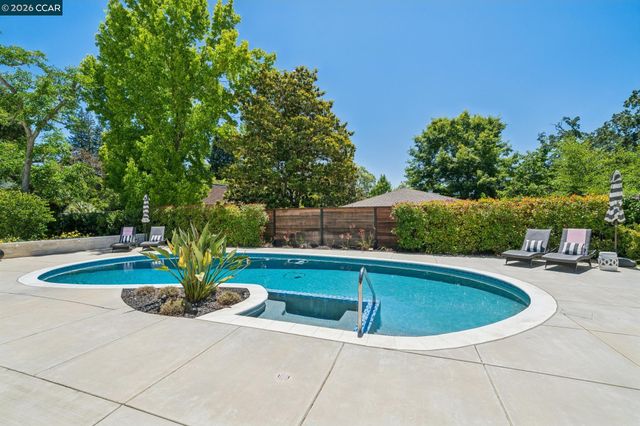 3646 Happy Valley Rd, Lafayette, CA 94549