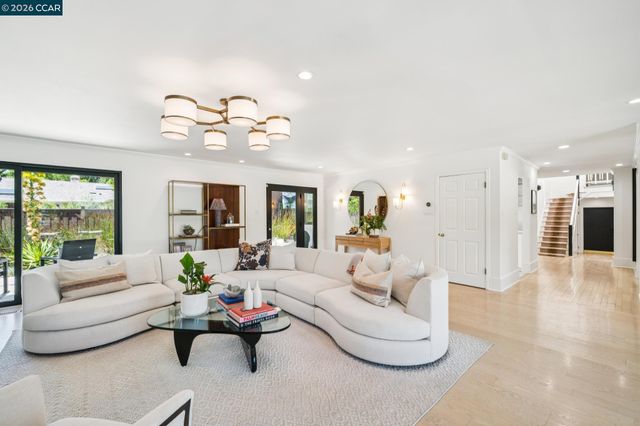 3646 Happy Valley Rd, Lafayette, CA 94549
