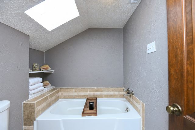 2205 Prestonwood Drive, Arlington, TX 76012