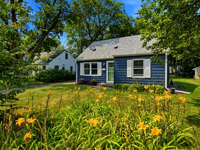 128 18th Avenue N, Hopkins, MN 55343