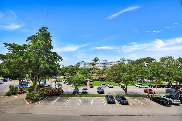 2940 N Course Drive 311, Pompano Beach, FL 33069