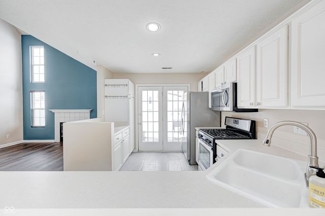 12673 Ladson Street, Fishers, IN 46038