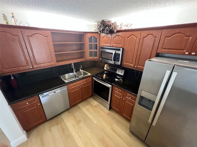 9300 SW 8th Street 422, Boca Raton, FL 33428