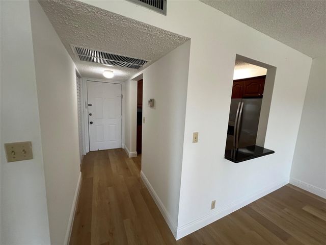 9300 SW 8th Street 422, Boca Raton, FL 33428