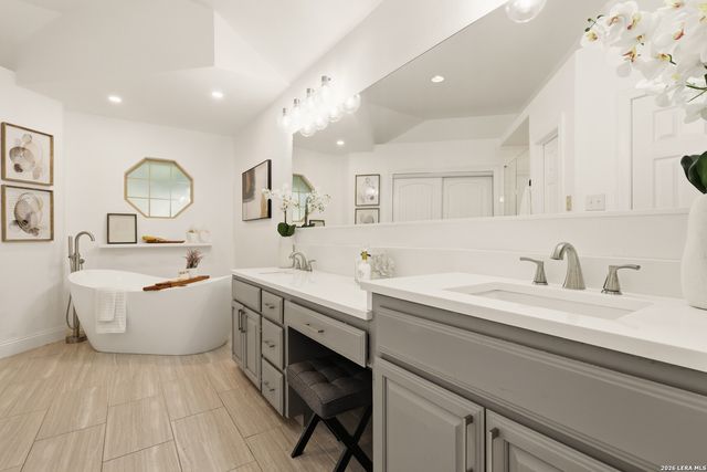 24 INWOOD MNR, San Antonio, TX 78248