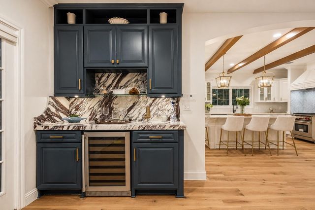 11407 Holidan Way, Hedwig Village, TX 77024