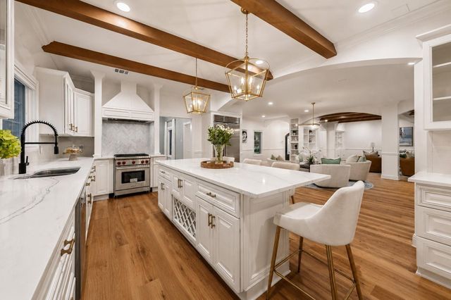 11407 Holidan Way, Hedwig Village, TX 77024