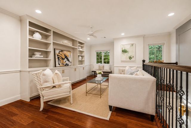 11407 Holidan Way, Hedwig Village, TX 77024