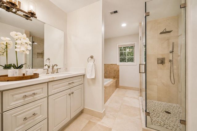 11407 Holidan Way, Hedwig Village, TX 77024