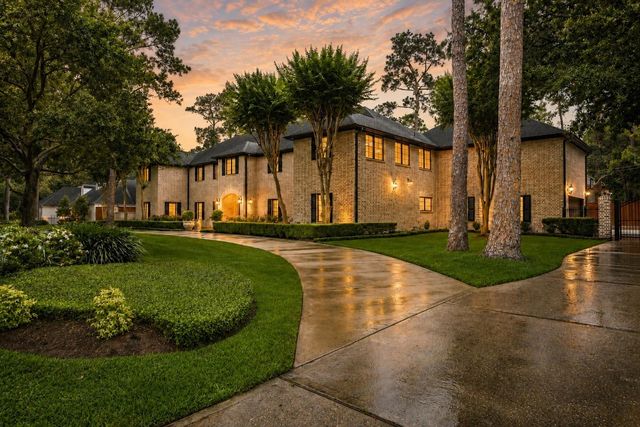 11407 Holidan Way, Hedwig Village, TX 77024