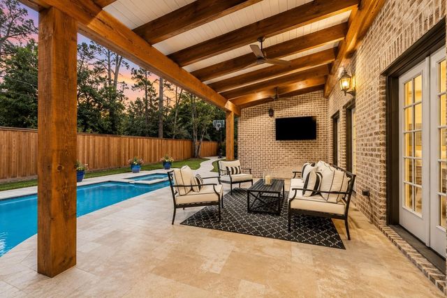 11407 Holidan Way, Hedwig Village, TX 77024