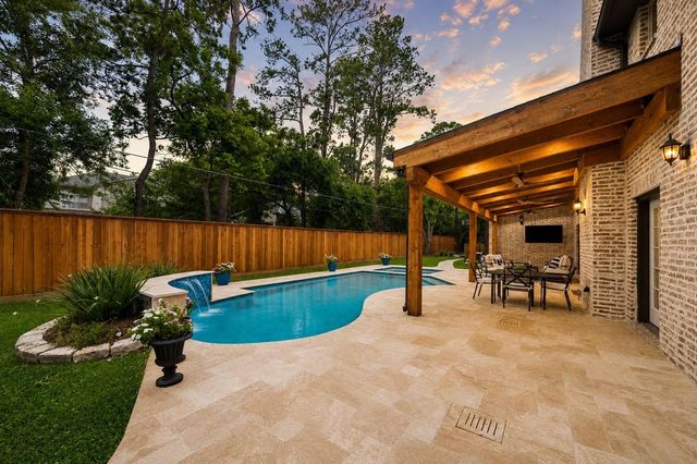 11407 Holidan Way, Hedwig Village, TX 77024