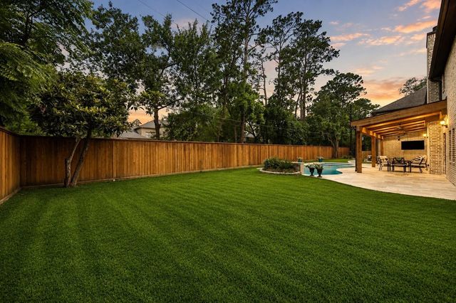11407 Holidan Way, Hedwig Village, TX 77024