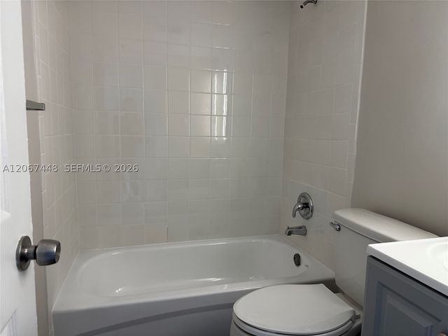 1345 W 28th St 5, Hialeah, FL 33010