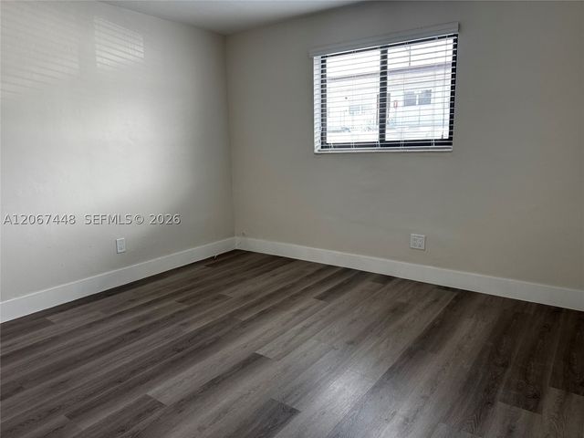 1345 W 28th St 5, Hialeah, FL 33010