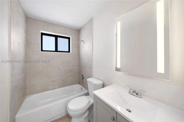 1345 W 28th St 5, Hialeah, FL 33010